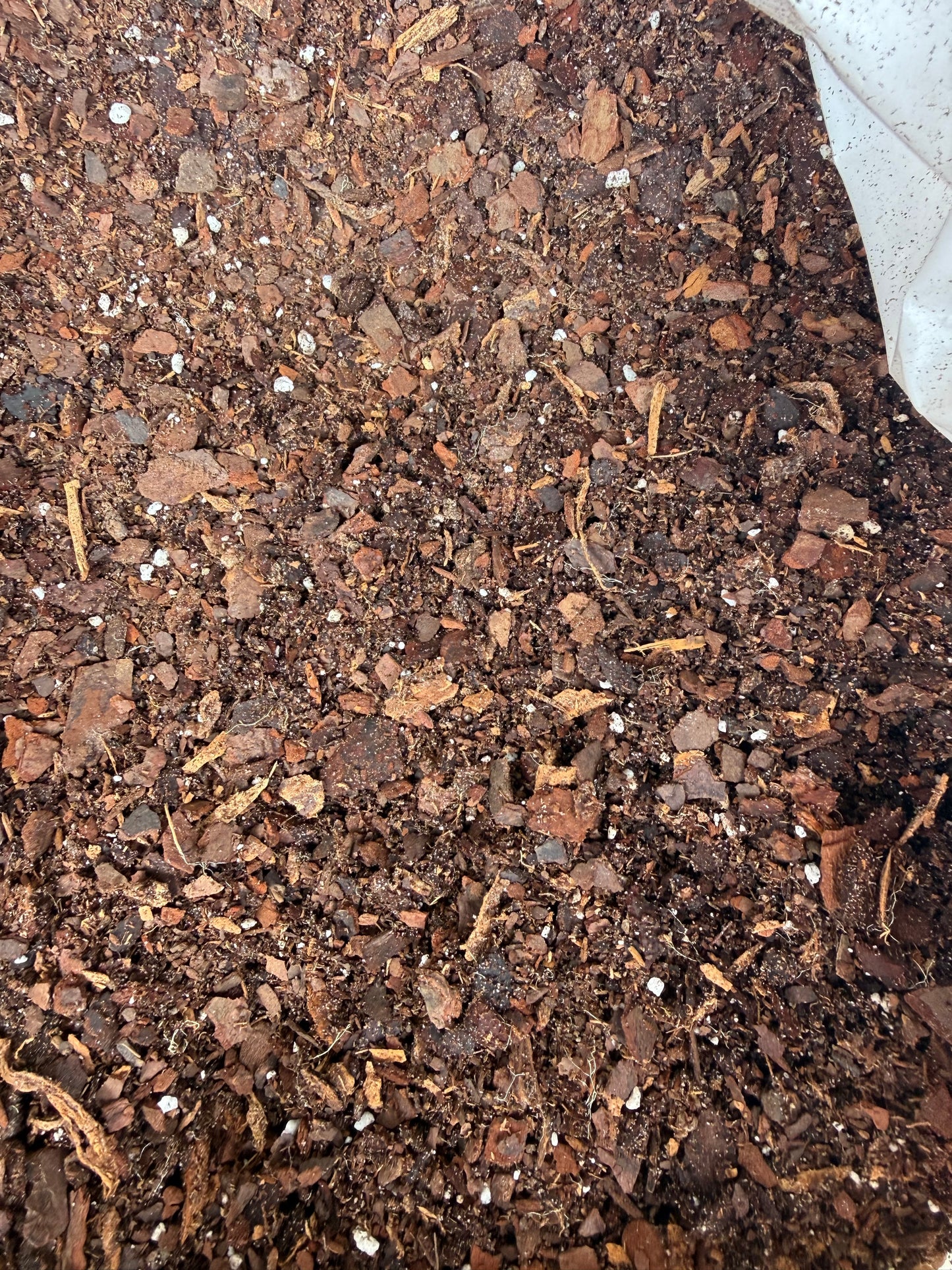 Barky Beaver Premium Potting Soil,  Mix, Timed-Release 1.5 cu ft, 11.2 gal, 44.8 qts