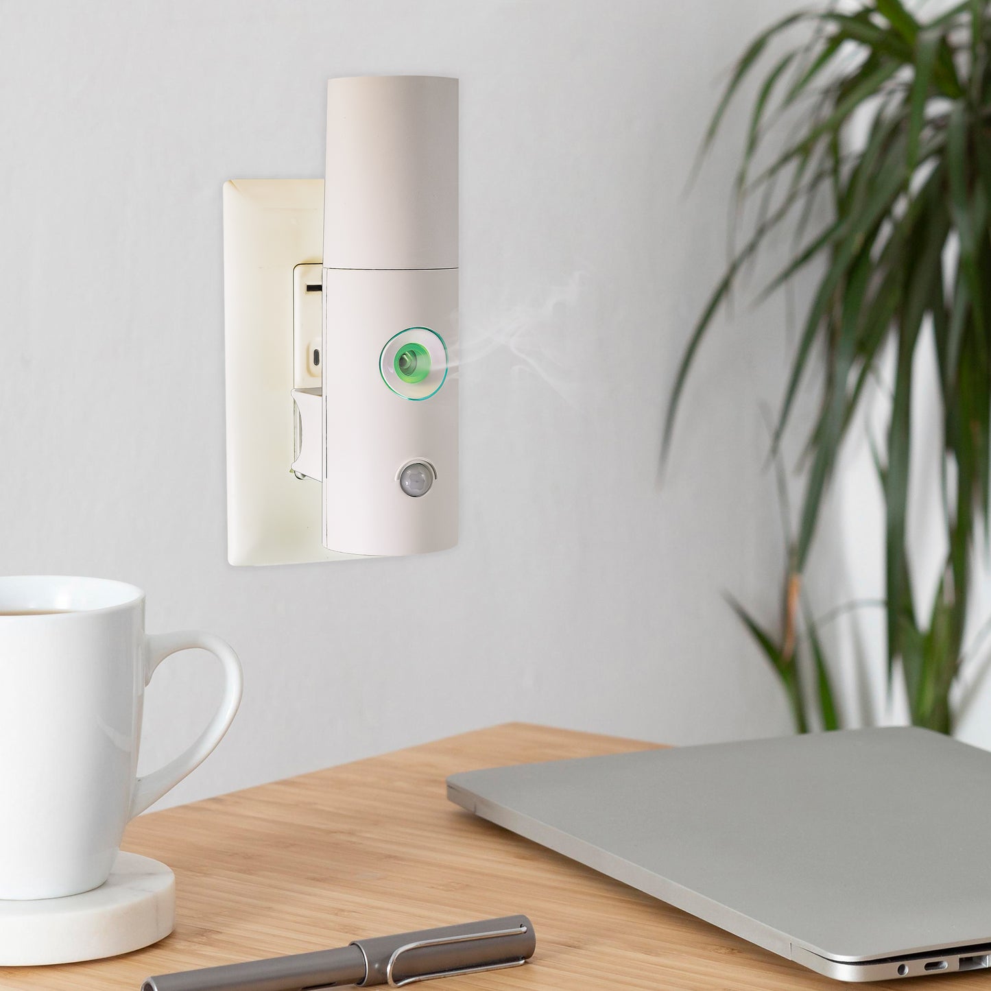 COOL MIST: A Plug-In Waterless Aromatherapy & Fragrance Diffuser-FREE SHIP