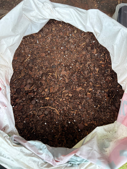 Barky Beaver Premium Potting Soil,  Mix, Timed-Release 1.5 cu ft, 11.2 gal, 44.8 qts
